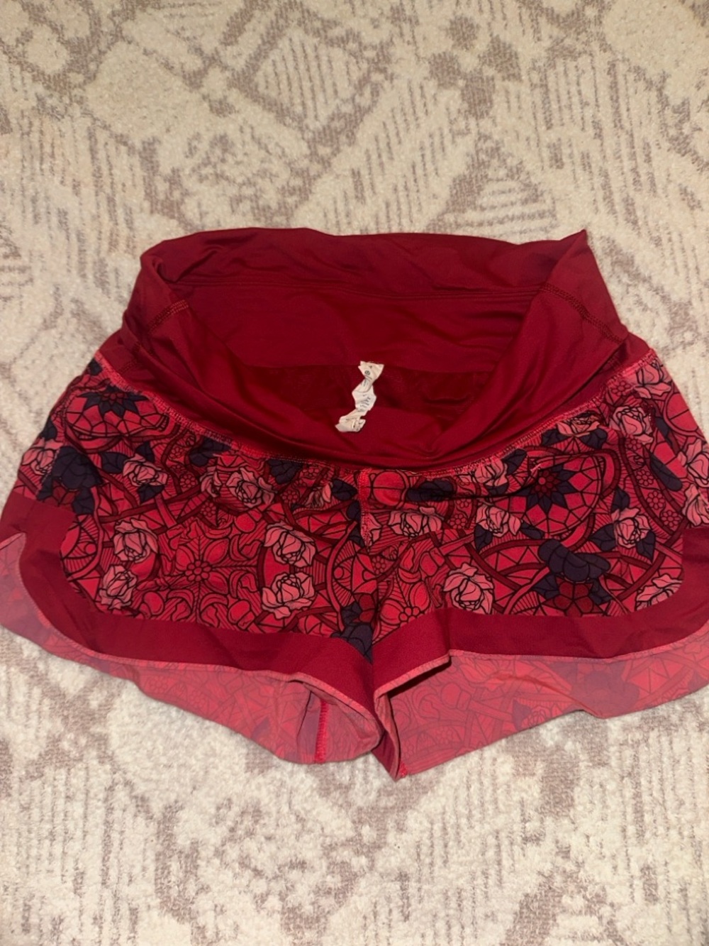 Lululemon Vintage Run Shorts Size 4 | Red Floral Print Built-In Liner